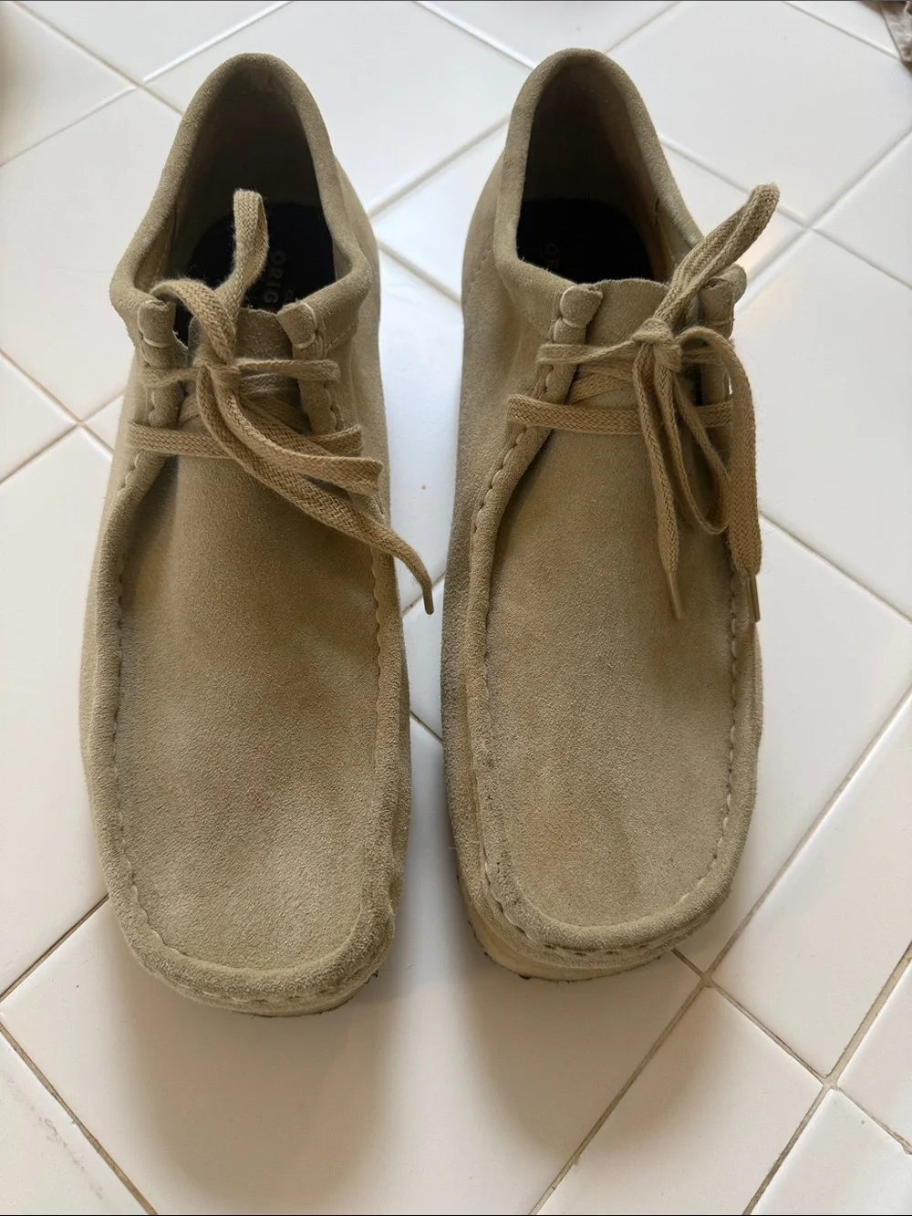Clarks Men's Suede Chukka Boots - Tan